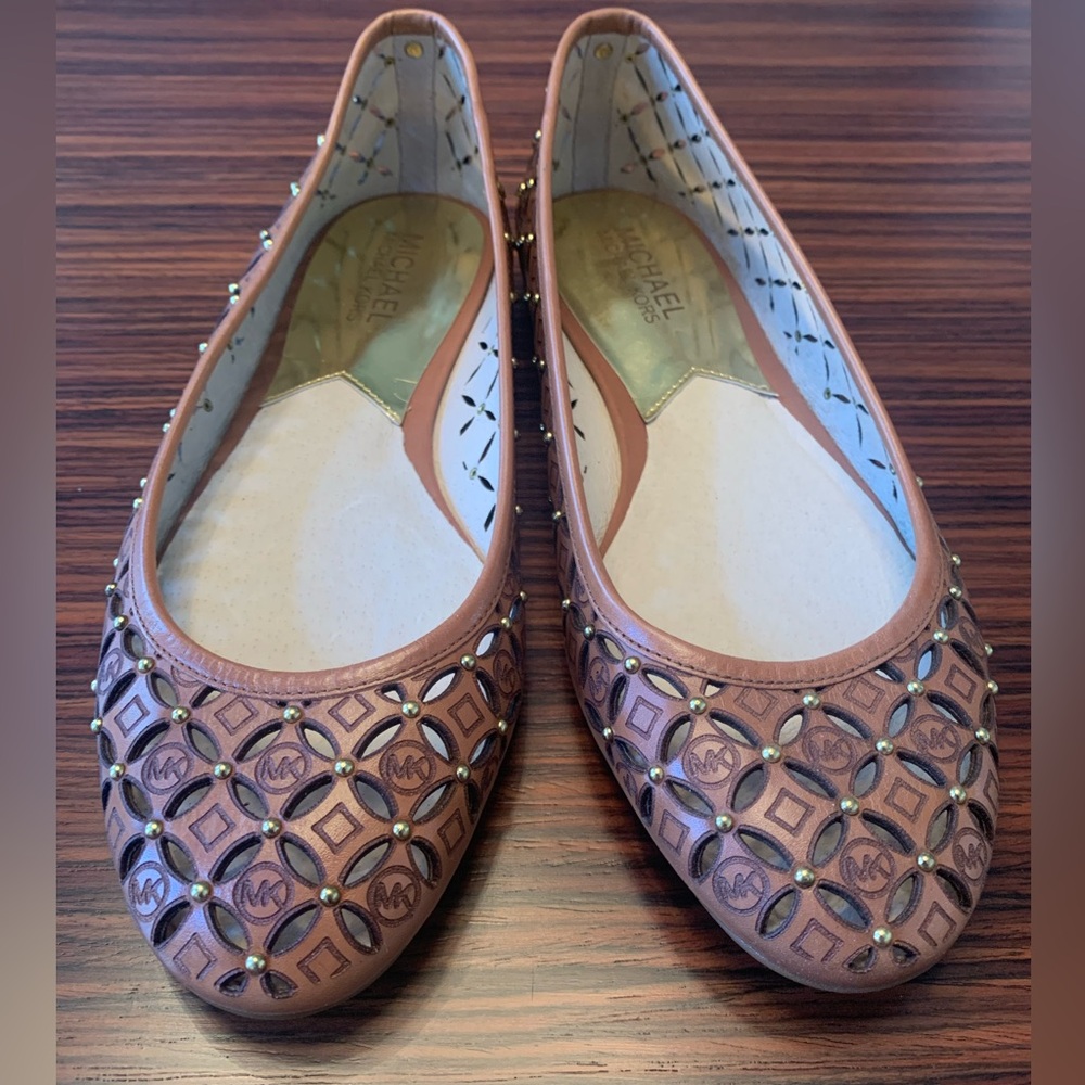 NEVER WORN!!! Studded Leather Flats MICHAEL Michael Kors Size 7